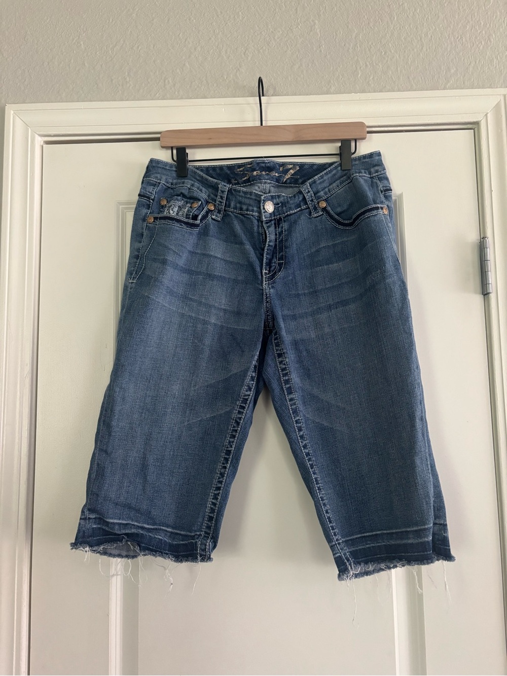 Seven7 Classic Blue Denim Bermuda Shorts with Printed Pocket Lining Size 16